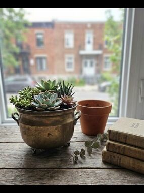 Vintage Footed Brass Planter - Made in India - Mid-Century Decor